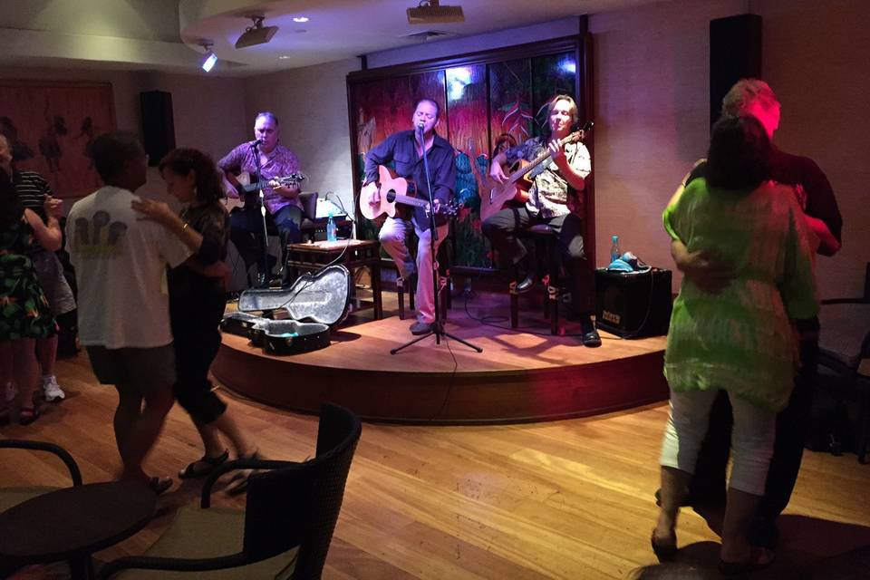 Our trio at the Hilton Waikoloa's Malolo lounge