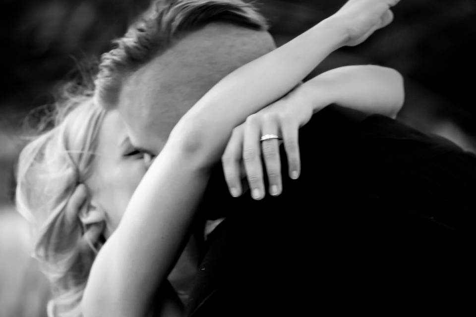 Romantic engagement session at Balboa Park in San Diego - photography by Louise Canton