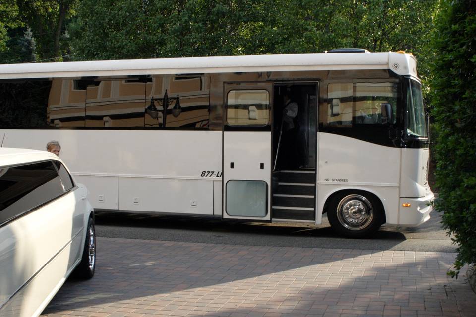 New Jersey Limo Bus & Limousine