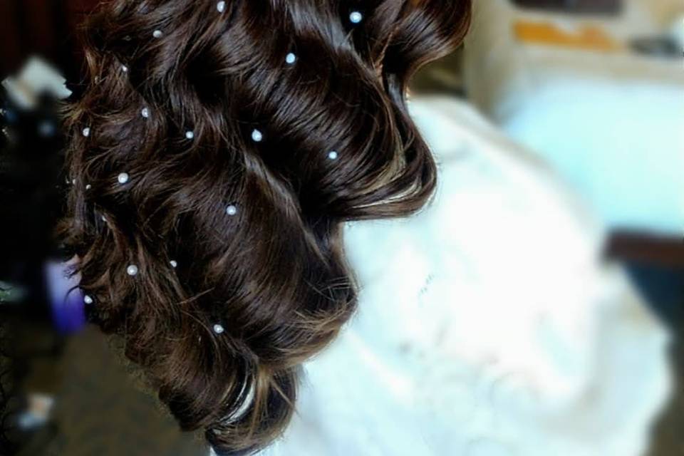 Waves with pearls