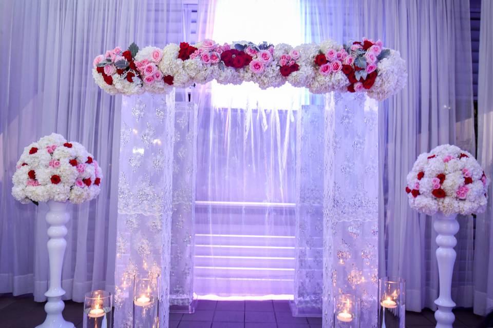 Acrylic Arch Outdoor Ceremony