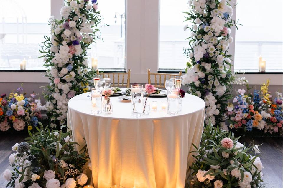 Head Table Décor Setup