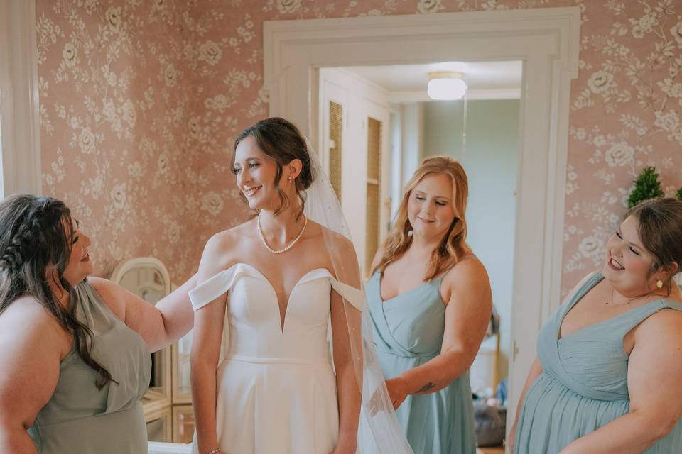 Bridal Getting Ready