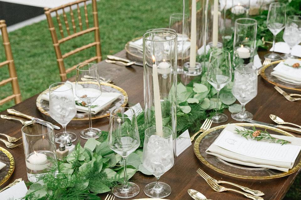 Green & White Tablescape