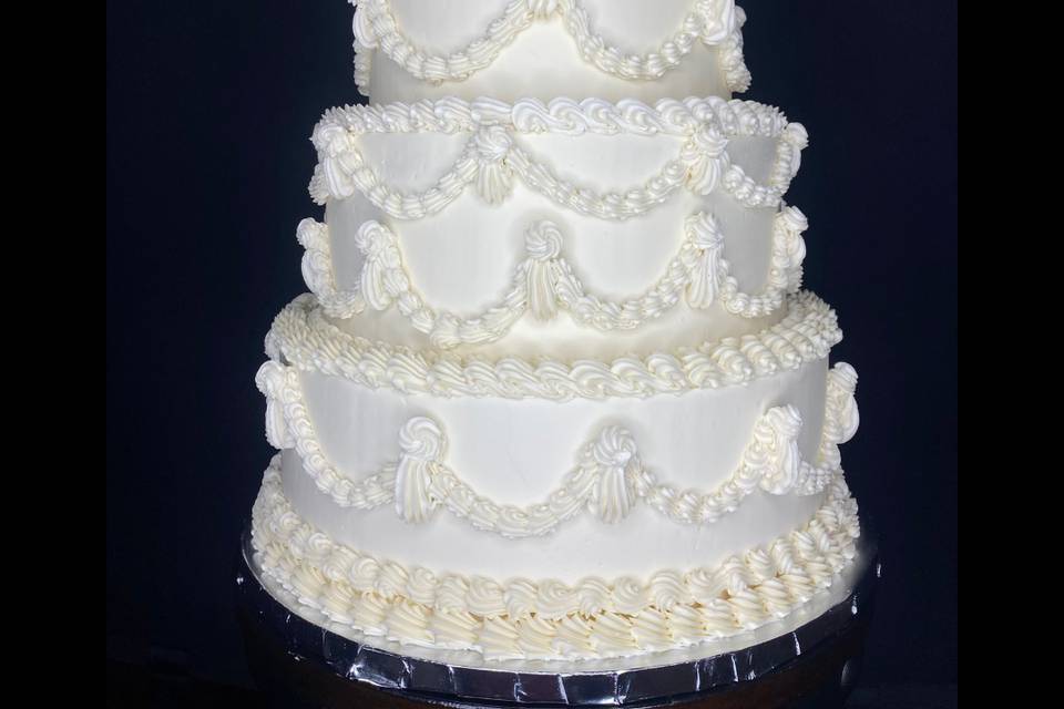 4 Tier Vintage Pipping Cake