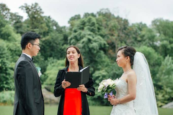 Veronica moya bilingual officiant