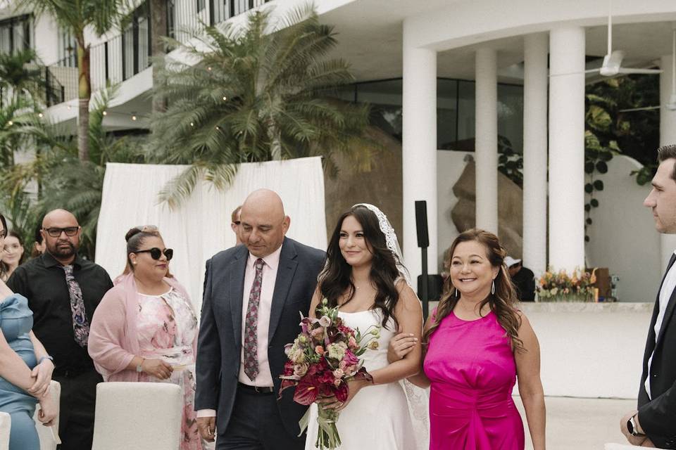 Weddings with presence