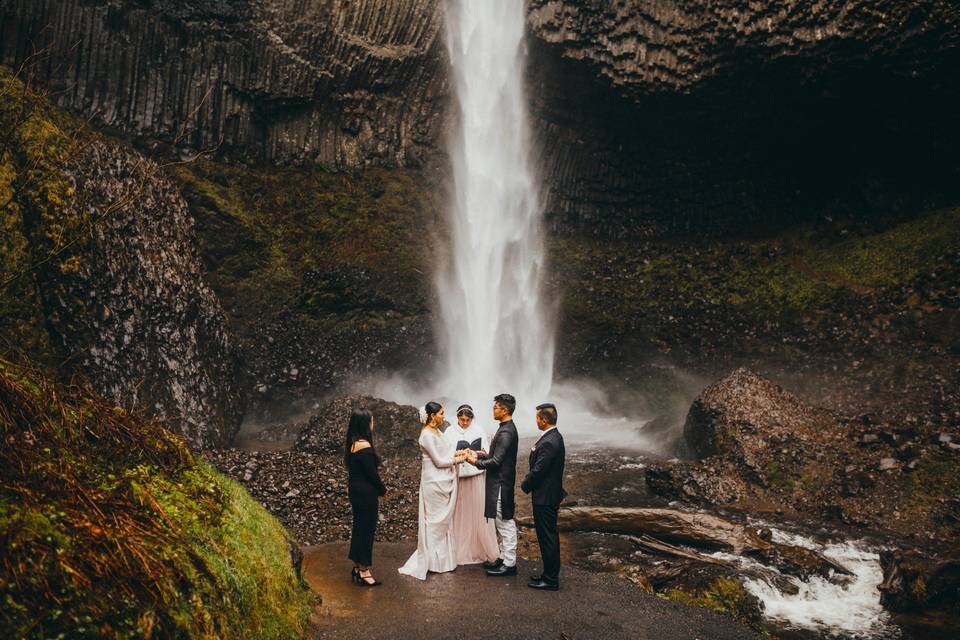 Nadia & Andy, Latourell Falls