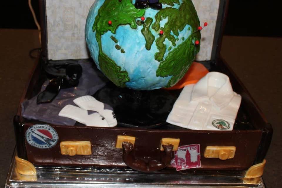 Travel bag cake