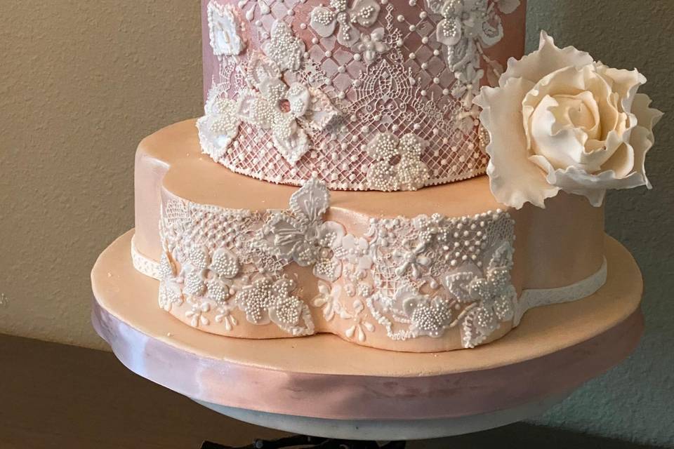 Rose gold champagne lace cake