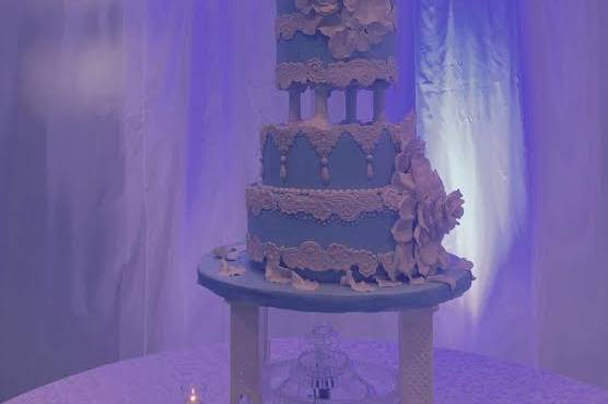 Blue wedding cake setting