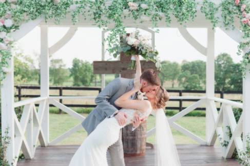 A Vintage Garden Barn Wedding at Brightfield Farms in Hopkinsville