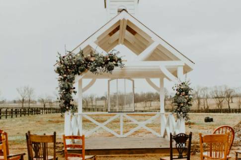 A Vintage Garden Barn Wedding at Brightfield Farms in Hopkinsville