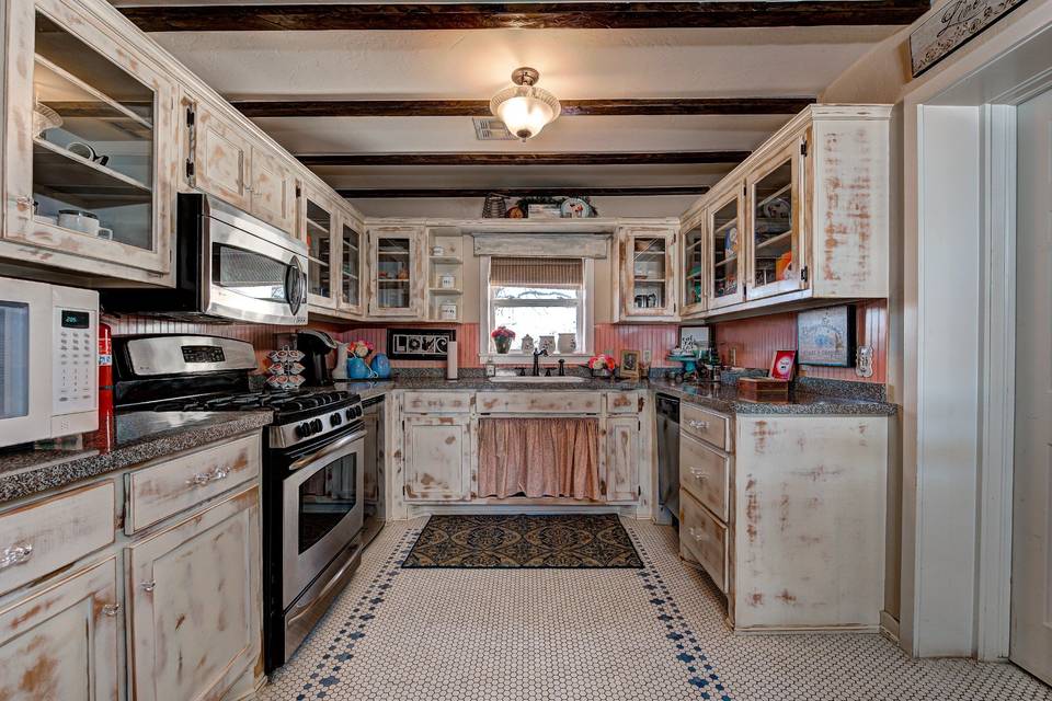 Cottage kitchen