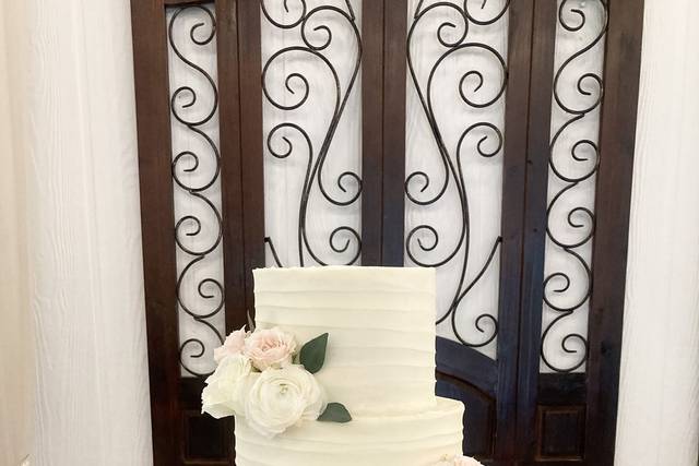 Molly Moo Cakes - Wedding Cake - Hartselle, AL - WeddingWire
