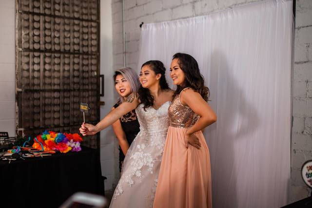 SOIRÉE SELFIE STATION