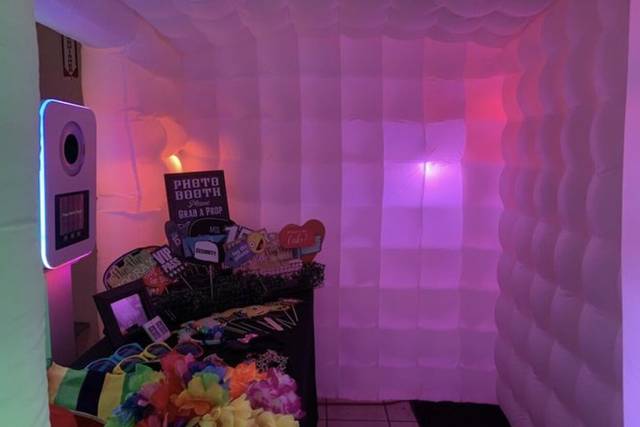 SOIRÉE SELFIE STATION