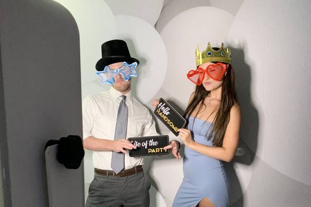 SOIRÉE SELFIE STATION