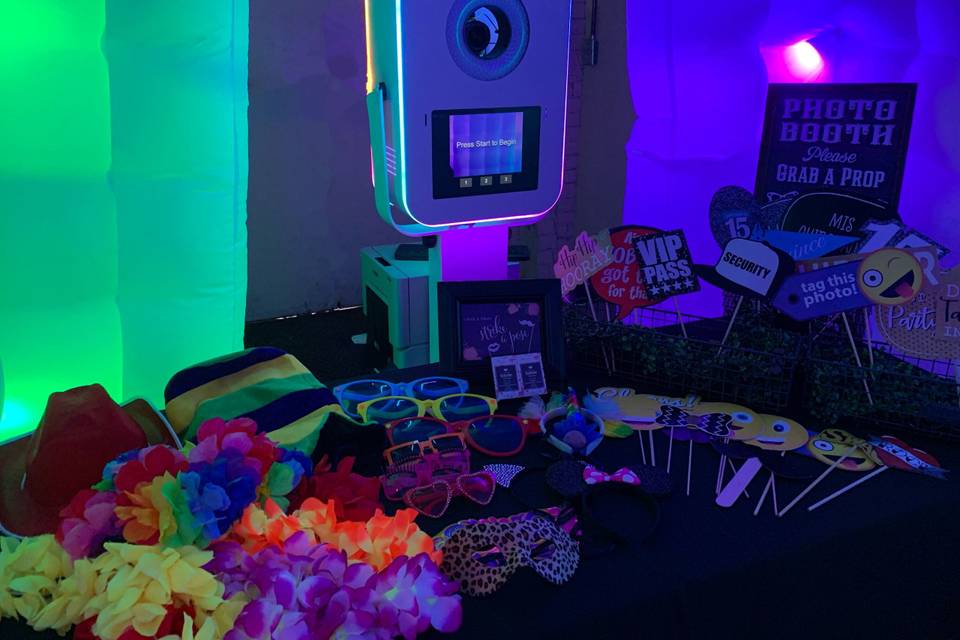 SOIRÉE SELFIE STATION