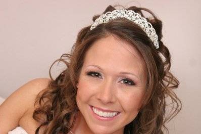 Bridal hairdo with headband