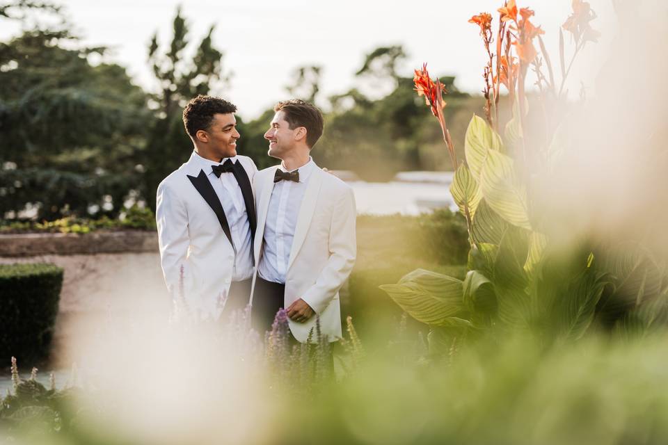 Groom and Groom