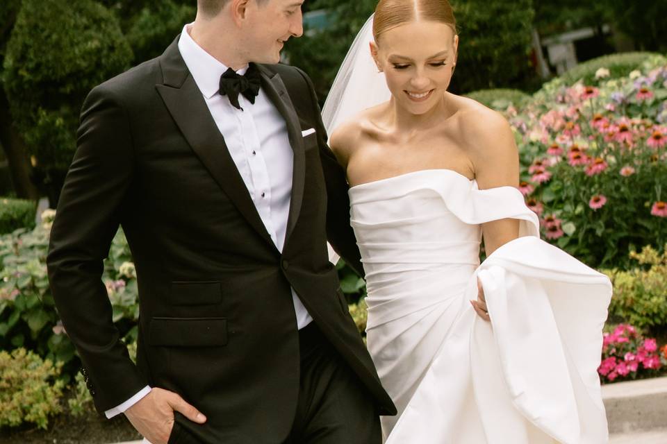 Modern restaurant wedding