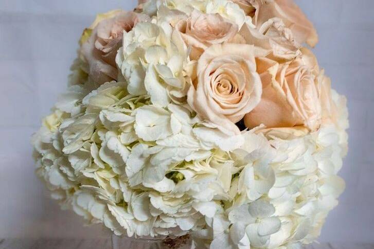 Hydrangea and rose bouquet