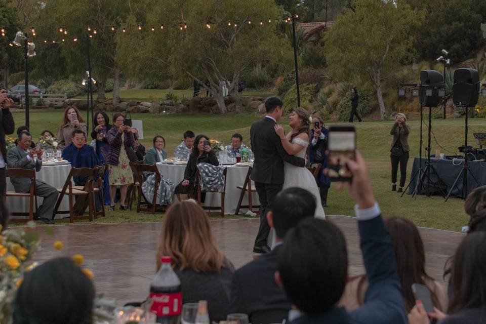 Hummingbird Nest: Simi Valley - on the dance floor