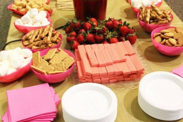 Chocolate fountain station