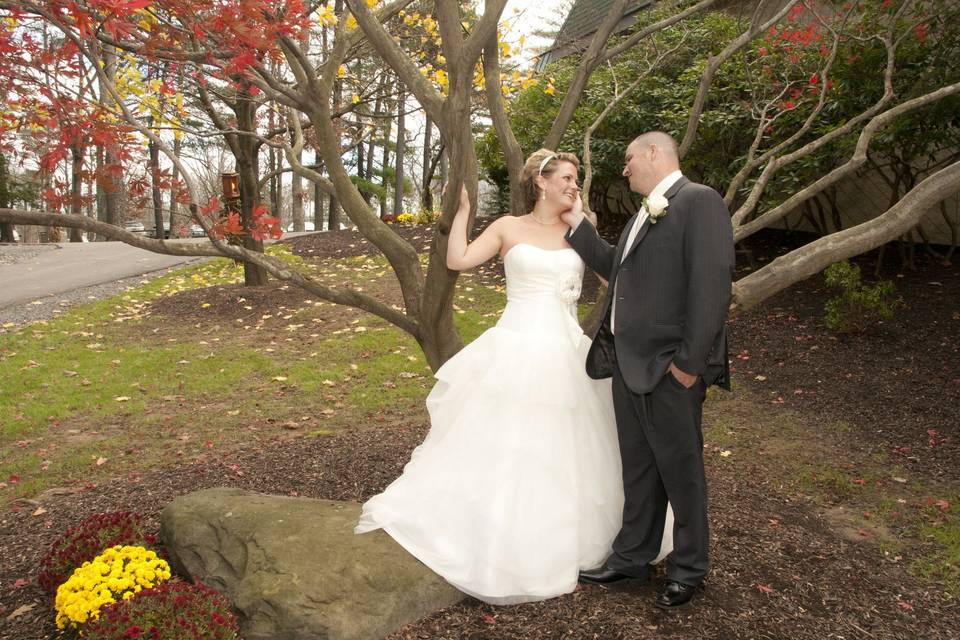 RZ Imaging newlyweds in the woods