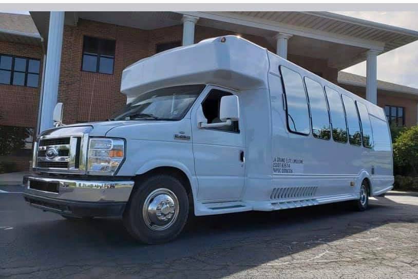 18-20 Pax Ford E-450 Limo Bus