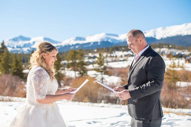 Summit Celebrant - Leslie Ross Officiant