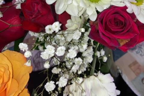 Mixed Rose/Flower arrangement