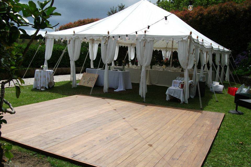 Tent vendor/flooring