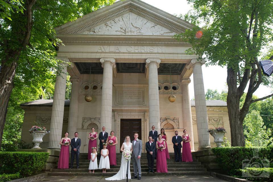 Couple with bridesmaids, groomsmen and flower girls