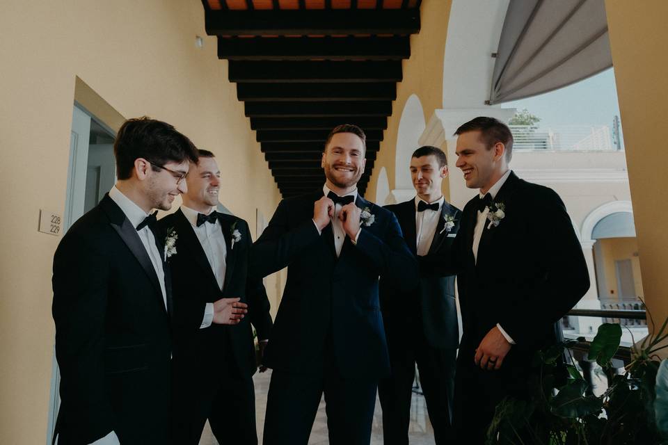 Groomens