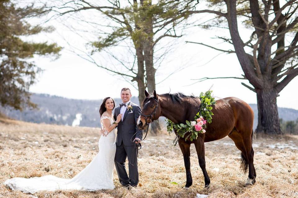 Couple with horse & wreath