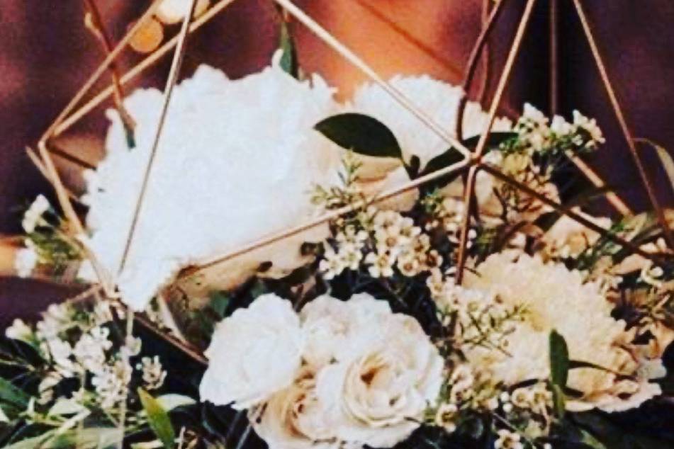 Unique geometric centerpiece