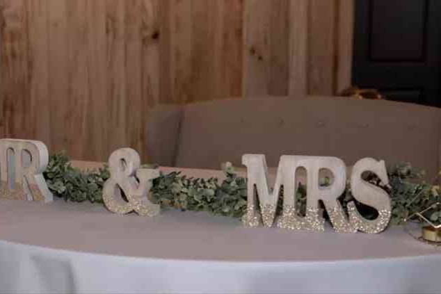 Sweetheart table setup