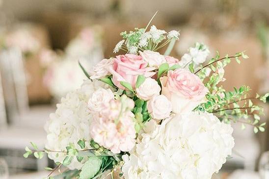 White floral centerpiece