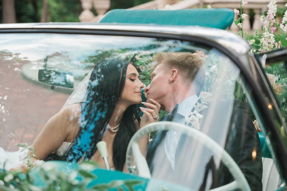 Vintage car bridal session