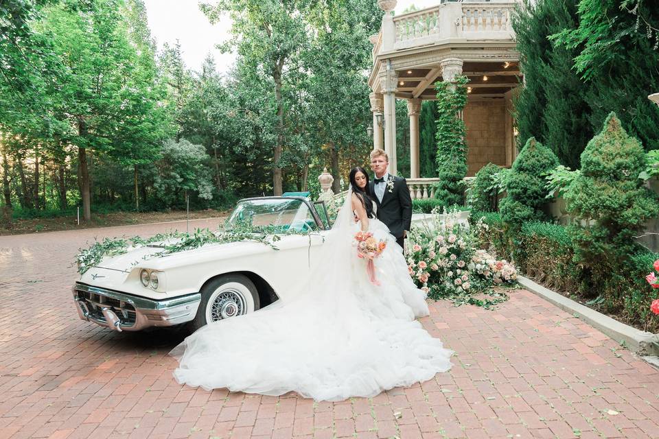 Utah vintage carBridal session