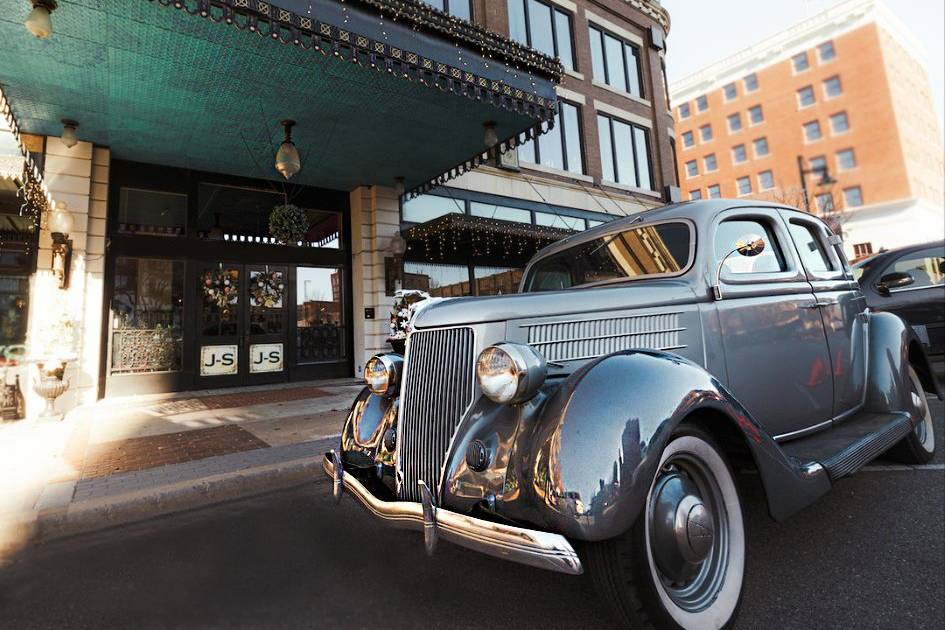 Vintage car + Historic venue
