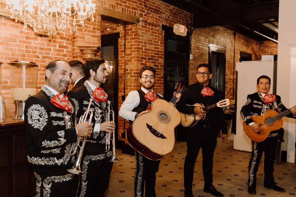 A Mariachi Band shows up!
