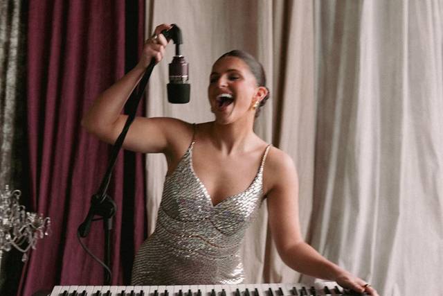 Bella DeNapoli Cocktale Hour