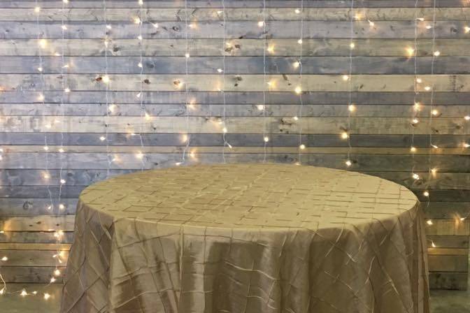 Shabby Chic lighted backdrop. Sweetheart table. Batesville, Indiana Weddings.
The Event Rental Gallery
www.theeventrentalgallery.com