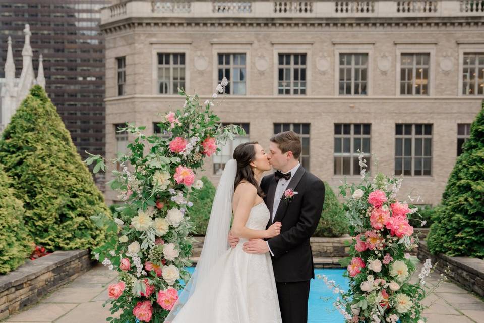 Rooftop open arch