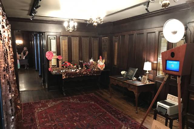 Retro Booth for Wedding