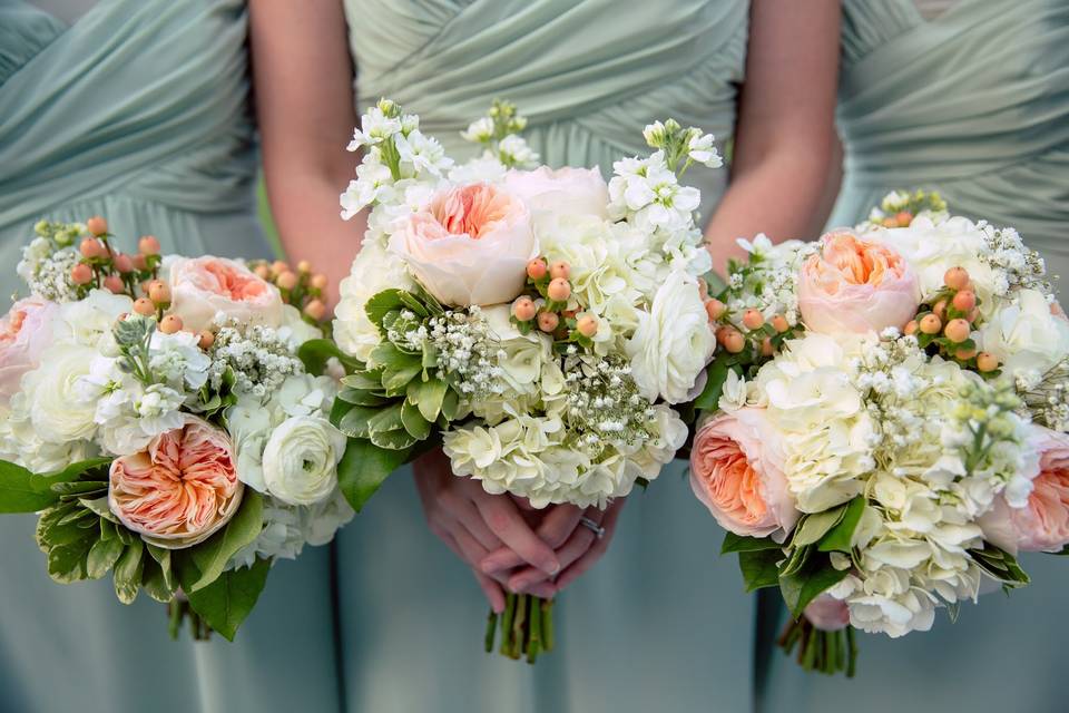 Bridesmaids bouquets