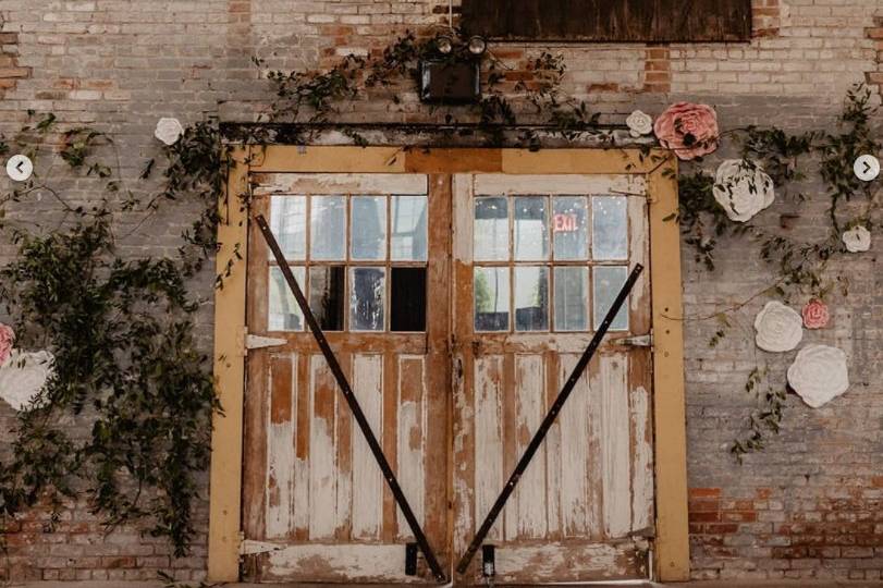 Rustic reception setting